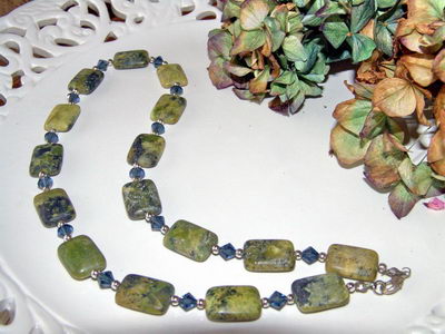 Collier in grün-blau mit Swarovski